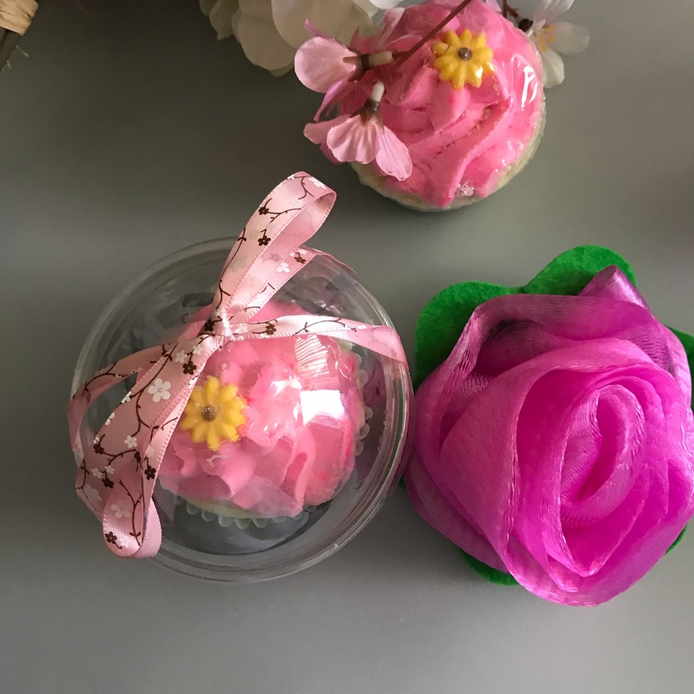 Bathlicious Cupcake Natural Bath Bomb